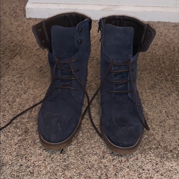 Shoes - Picture 2 of 3